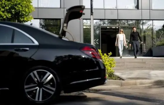 Why choose Swiss Limo for VIP airport transfer Zurich with licensed and insured drivers
