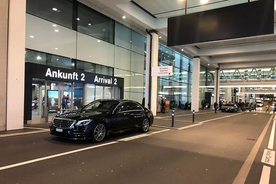Why choose Swiss Limo for Zurich airport limousine service with licensed and insured drivers