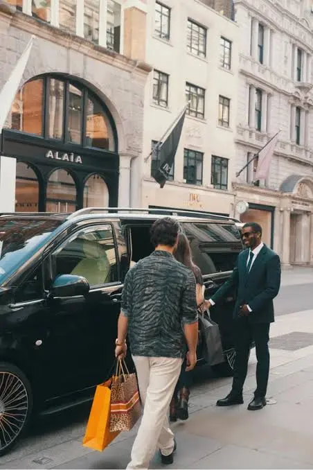 Hourly chauffeur service Zurich fixed-price Mercedes private transfer to Lucerne